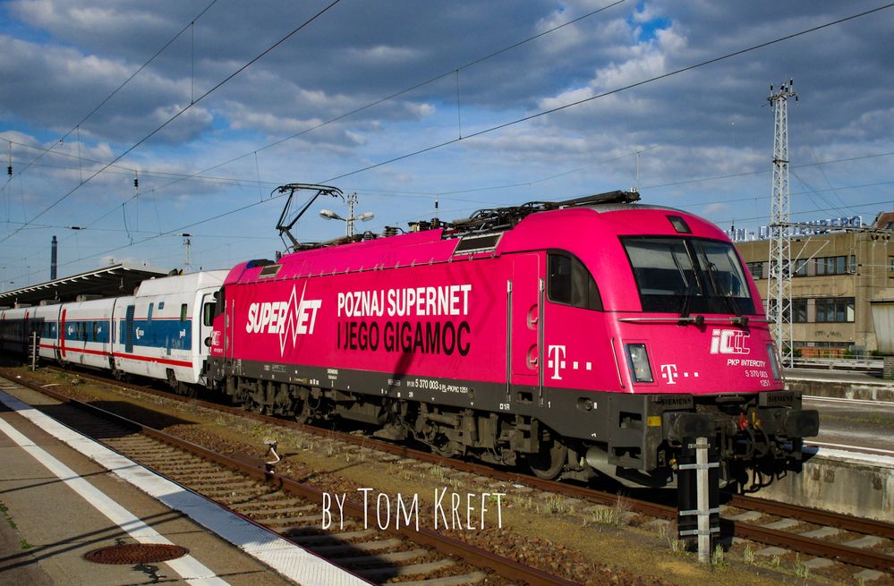 Taurus Mit Talgo Foto Bild Eisenbahn Osteuropaische Eisenbahn Rzd Szd Bilder Auf Fotocommunity