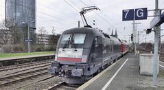 Tauruslok im Kölner Bahnhof Messe/Deutz