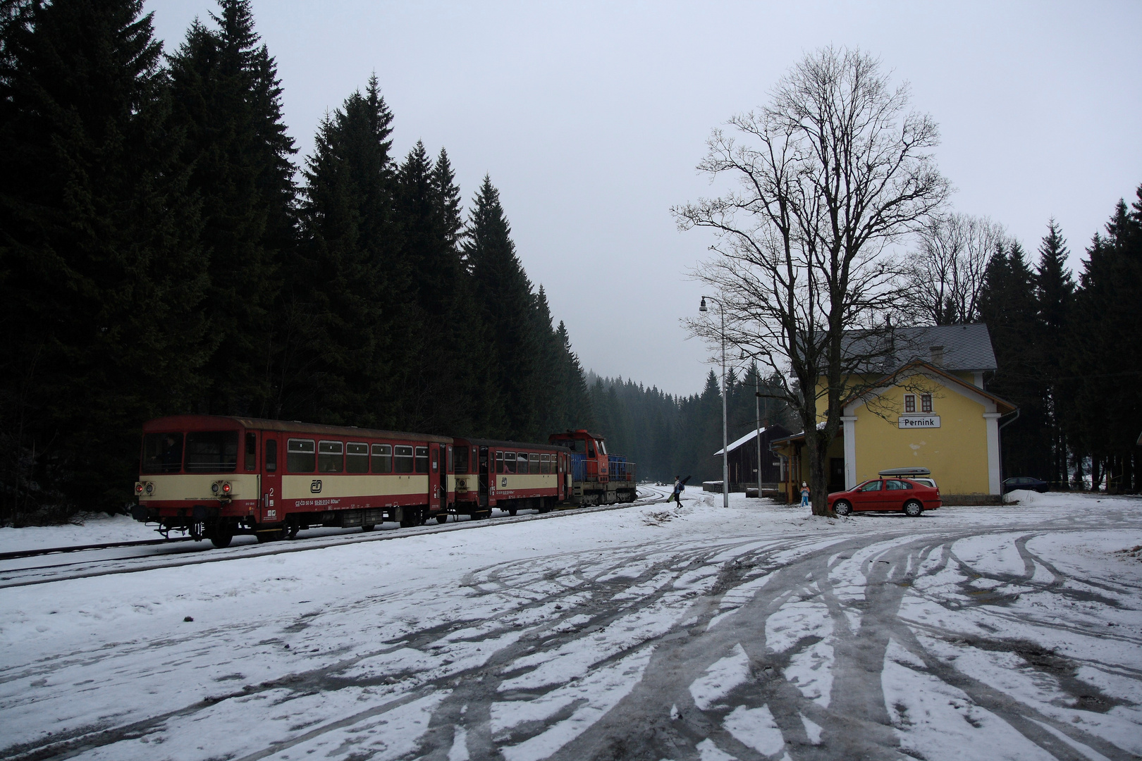 Tauwetter im Gebirge .