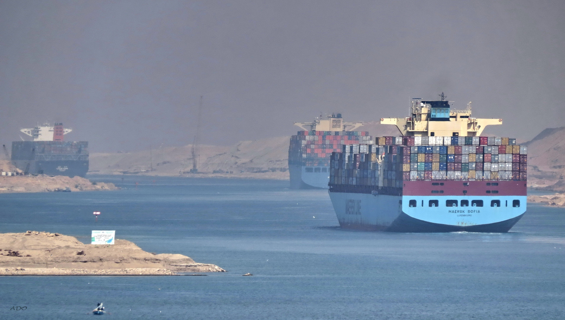 Tavelling the Suez Canal