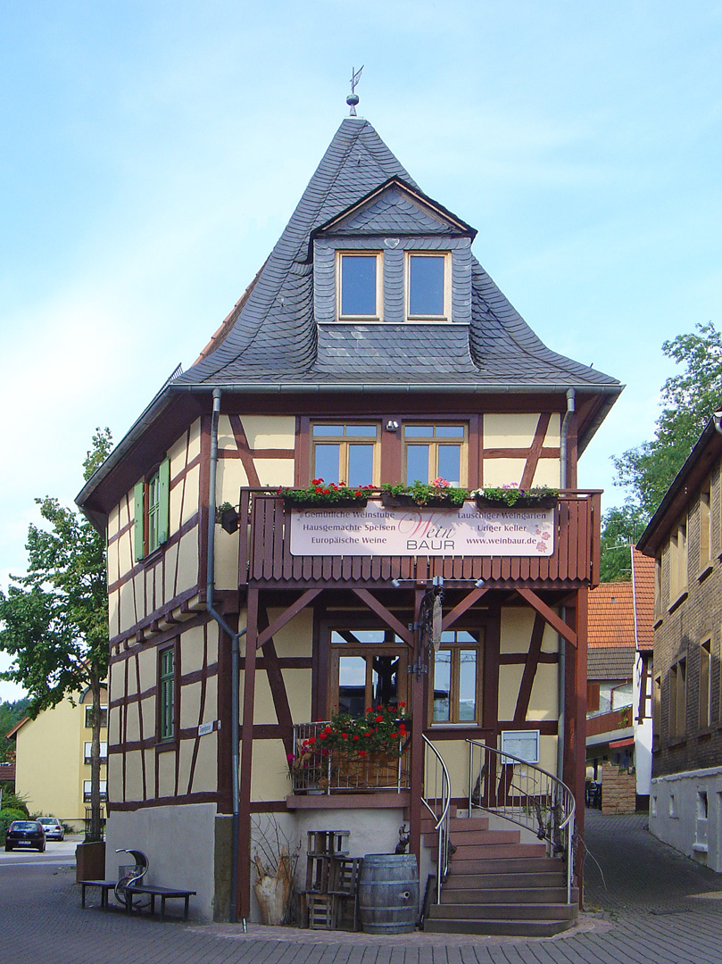 Taverne bar à vins au centre de Sinsheim   --   Weinstube im Zentrum von Sinsheim