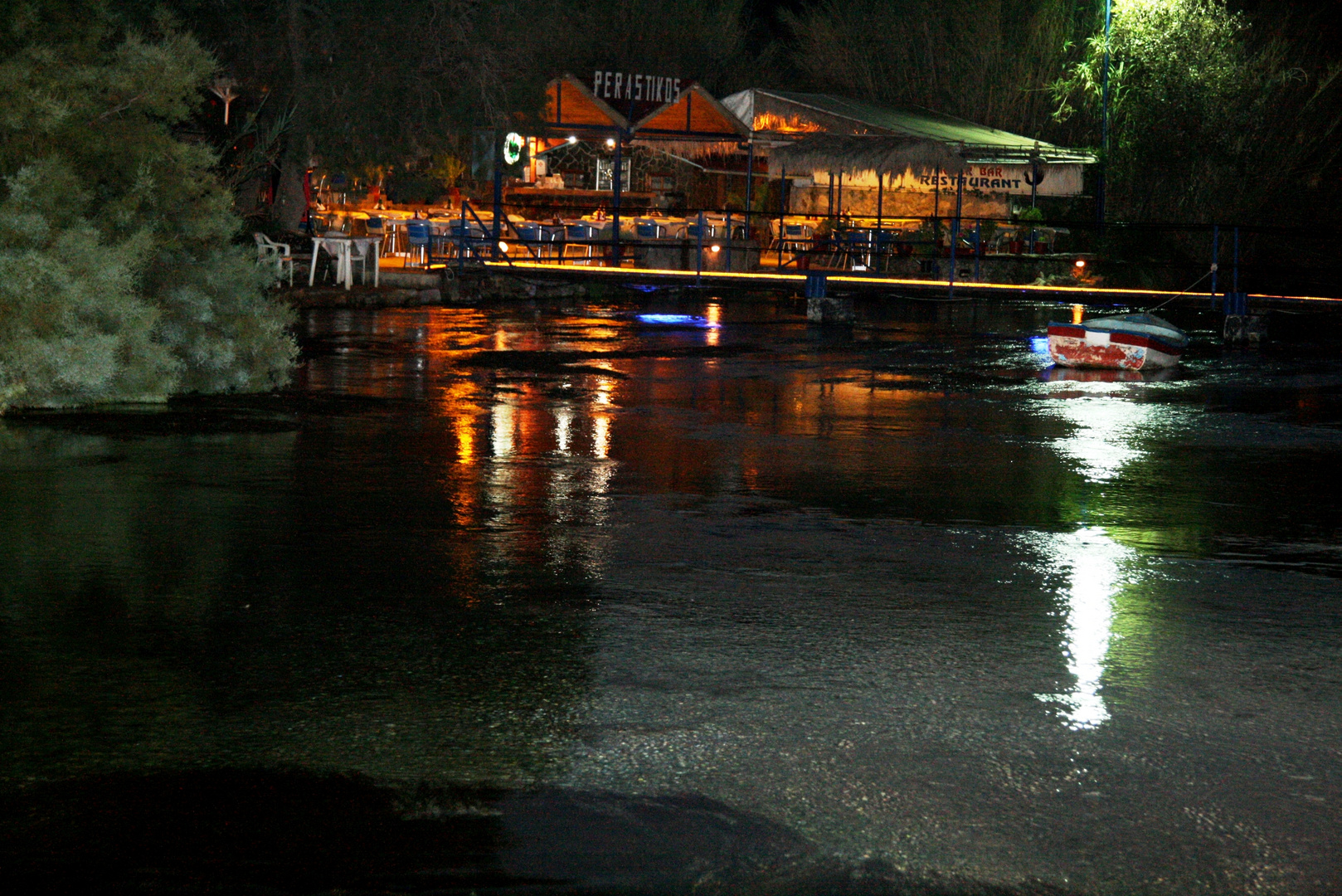 Taverne bei Nacht