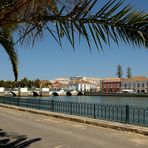 Tavira zählt zu der schönsten und romantischsten Stadt der Ostalgarve. Im Hintergrund....