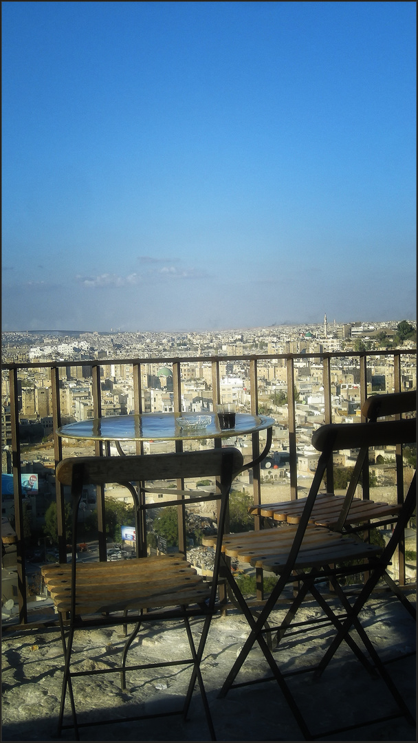 Tavolino ad Aleppo