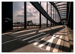Taxi-Brücke 1