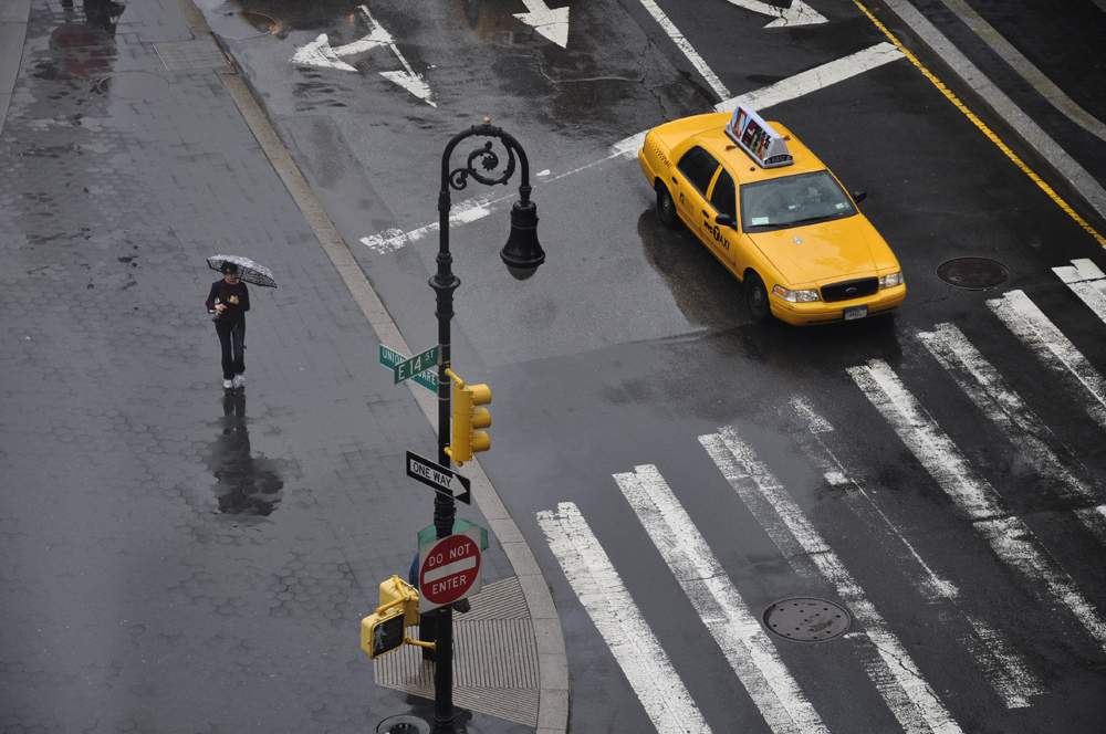 Taxi im Regen