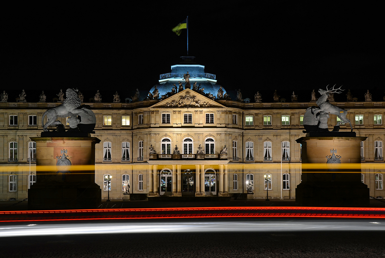 Taxifahrt vor dem Stuttgarter Schloss