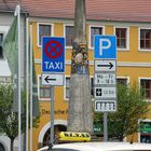 Taxiplatz vor sächsischer Postmeilensäule