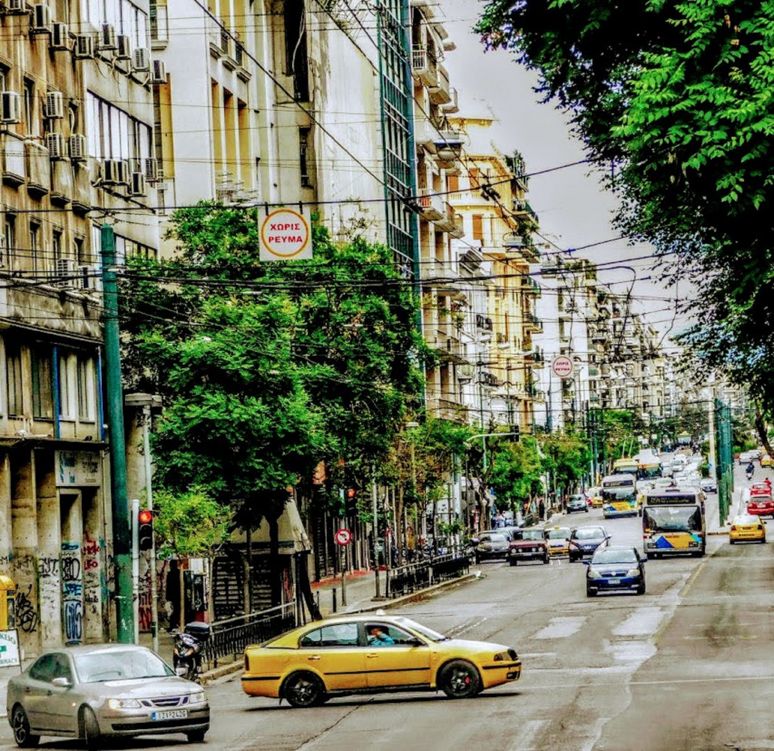 taxis and buses choreography in athens centre