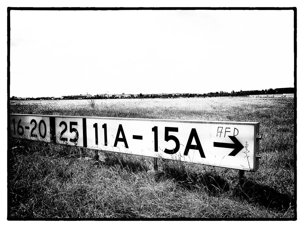 Taxiway Sign