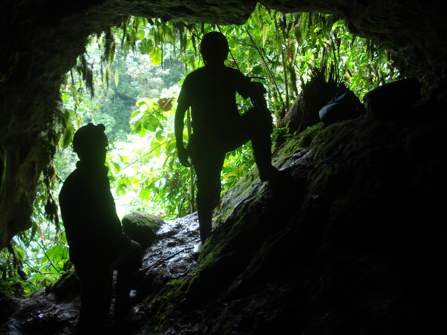 Tayuwa en salida de caverna de Mera - Ecuador