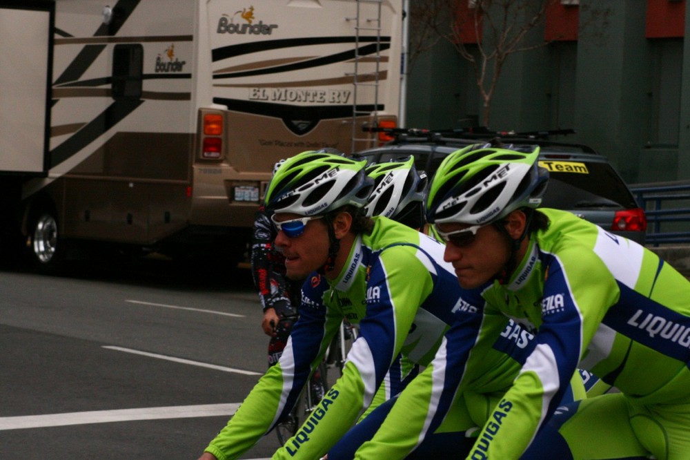 Team warmups Amgen Prologue 2009