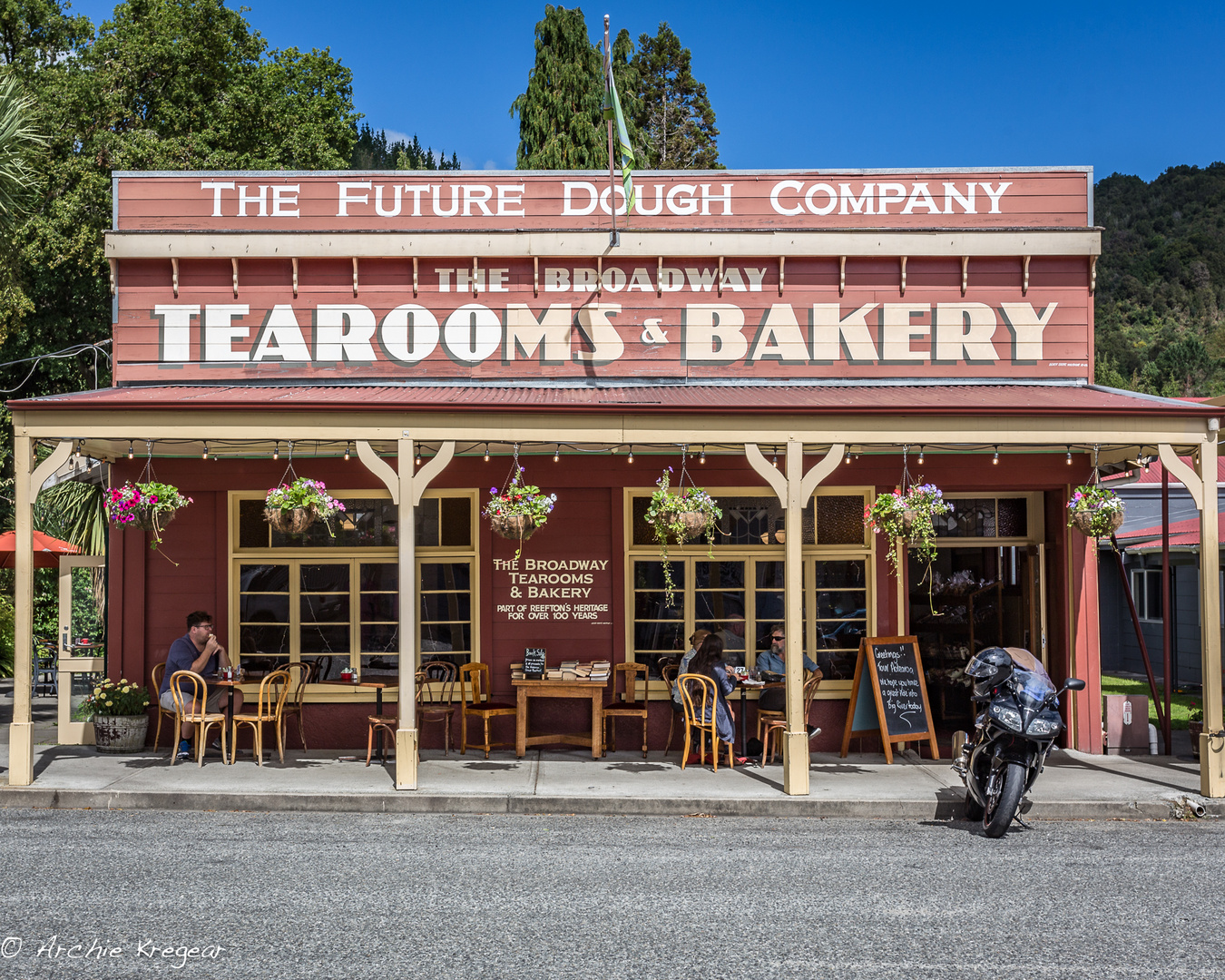 Tearooms & Bakery