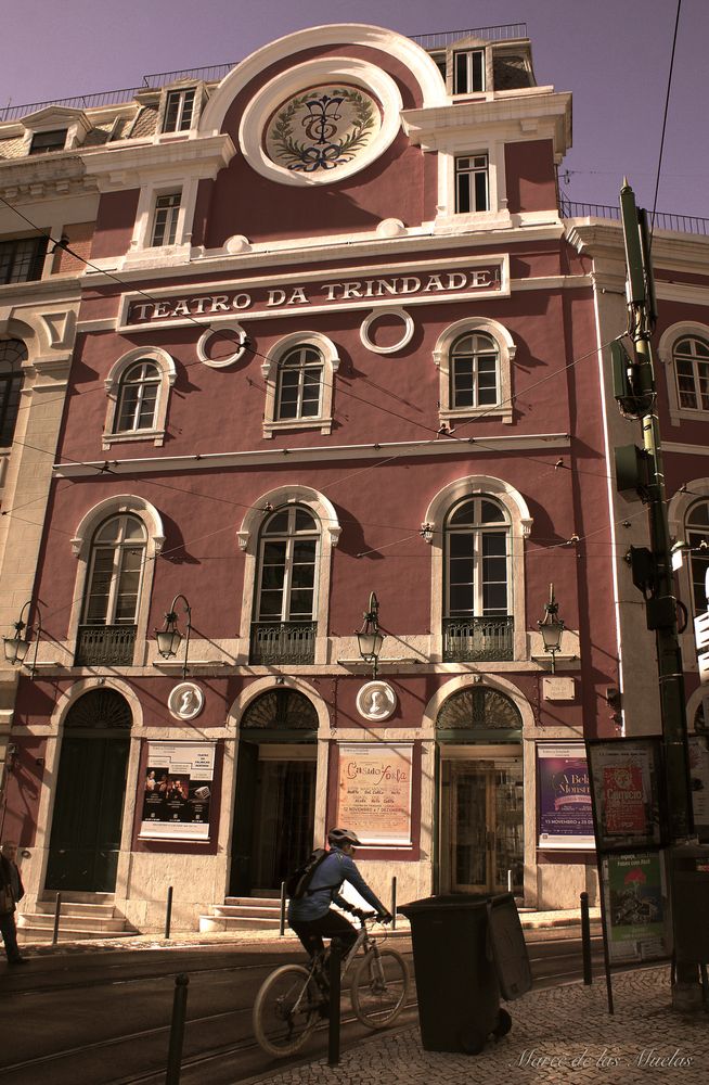 ...Teatro da Trindade....