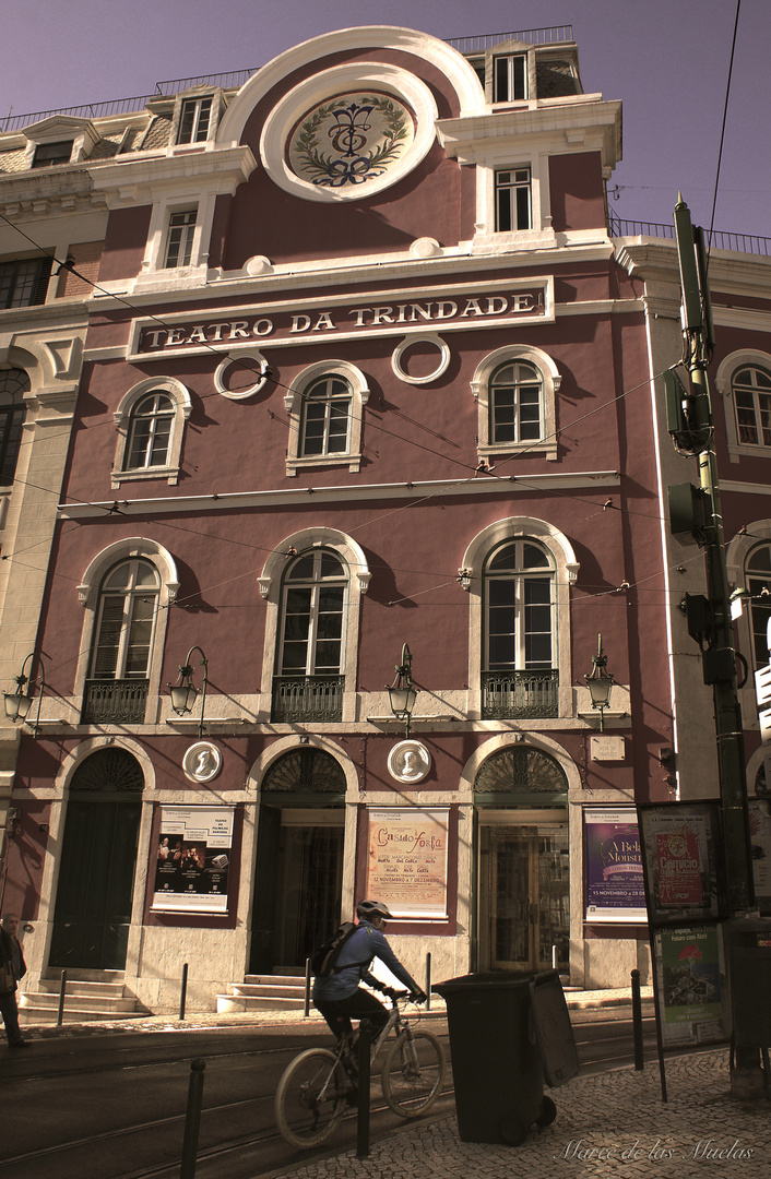 ...Teatro da Trindade....