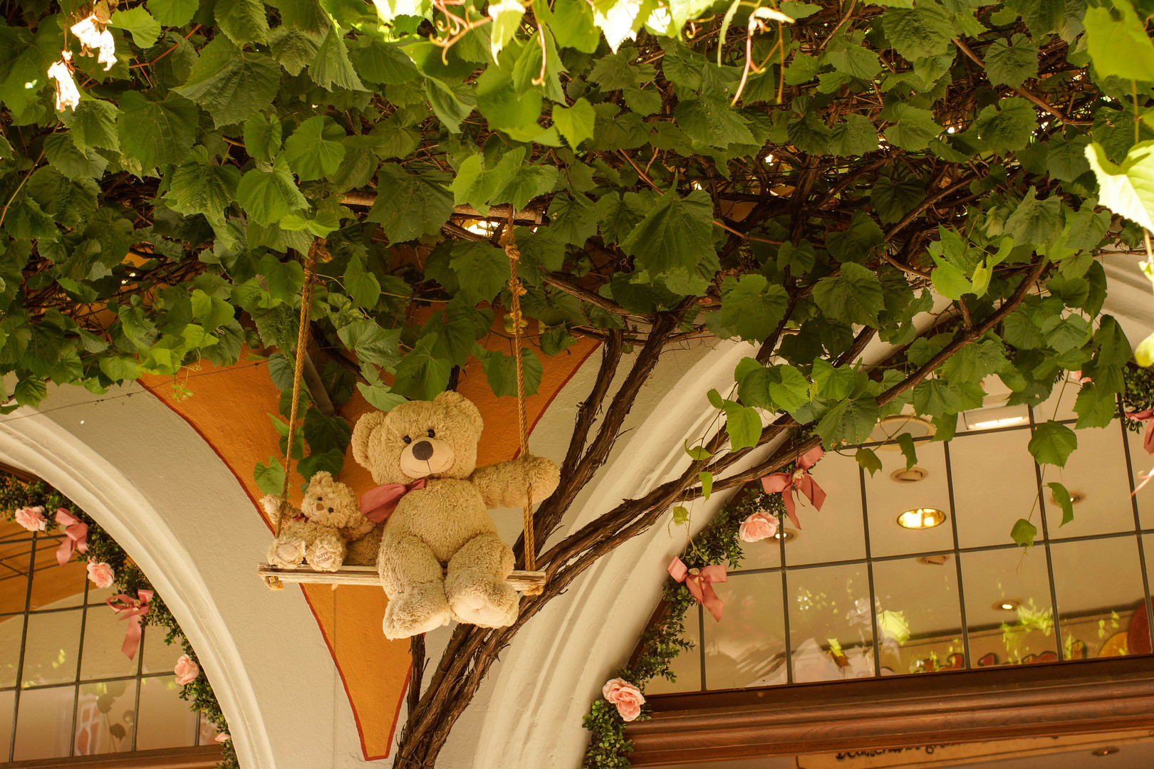 Teddy im Baum