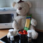 teddy kocht spagetti