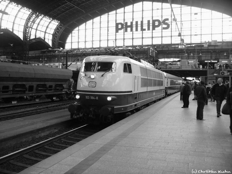 TEE 79820 "Diplomat" mit 103 184 im Hamburger Hbf