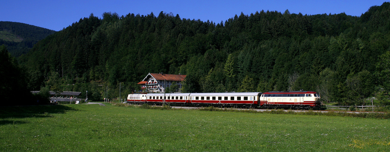 TEE am Alpenrand