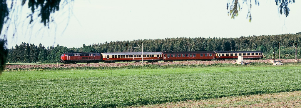 Locos suisses type Re 4/4 ou Re 6/6 : quels modèles suggérez-vous Tee-bavaria-i-a7b86408-f7c8-486b-95c6-d9d78a826862