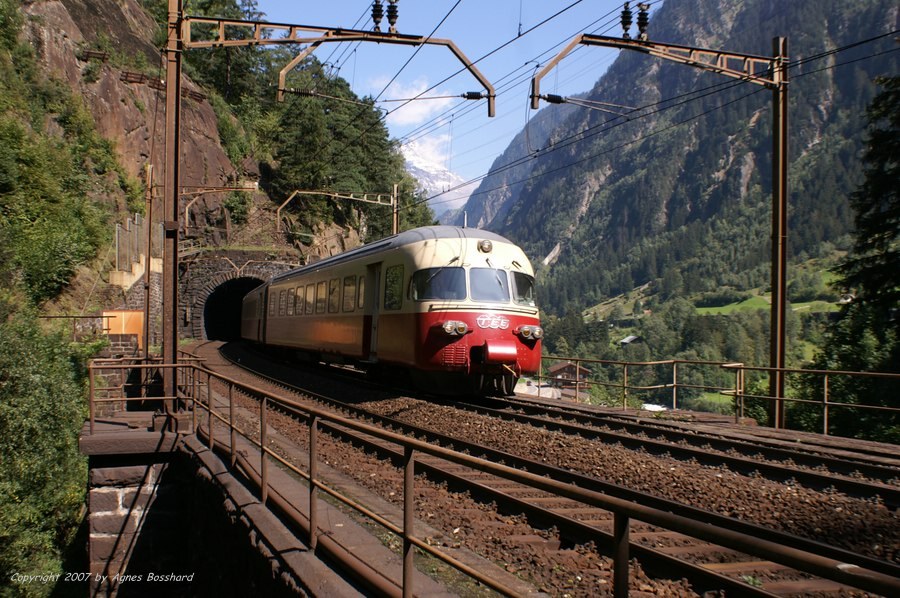 TEE Zug anlässlich der 125 Jahr Feier der Gotthardbahn