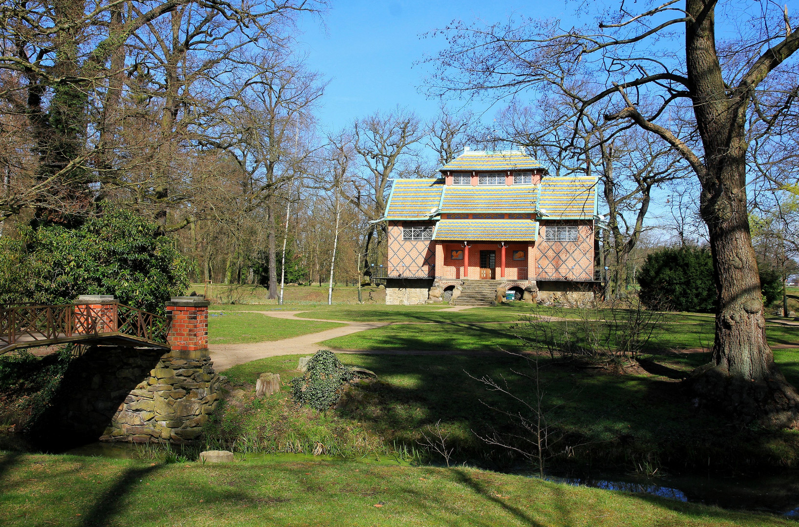  Teehaus im Park Oranienbaum