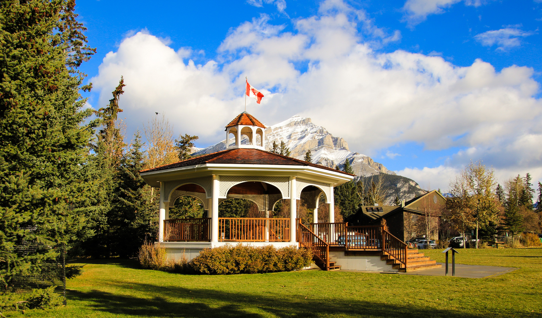 Teehaus in den Rocky Mountains