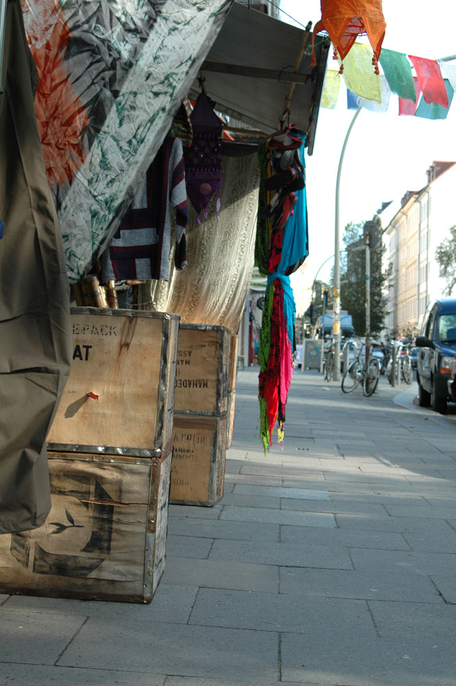 Teekisten auf der Feldstrasse