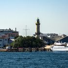 Teepott und Leuchtturm Warnemünde ...