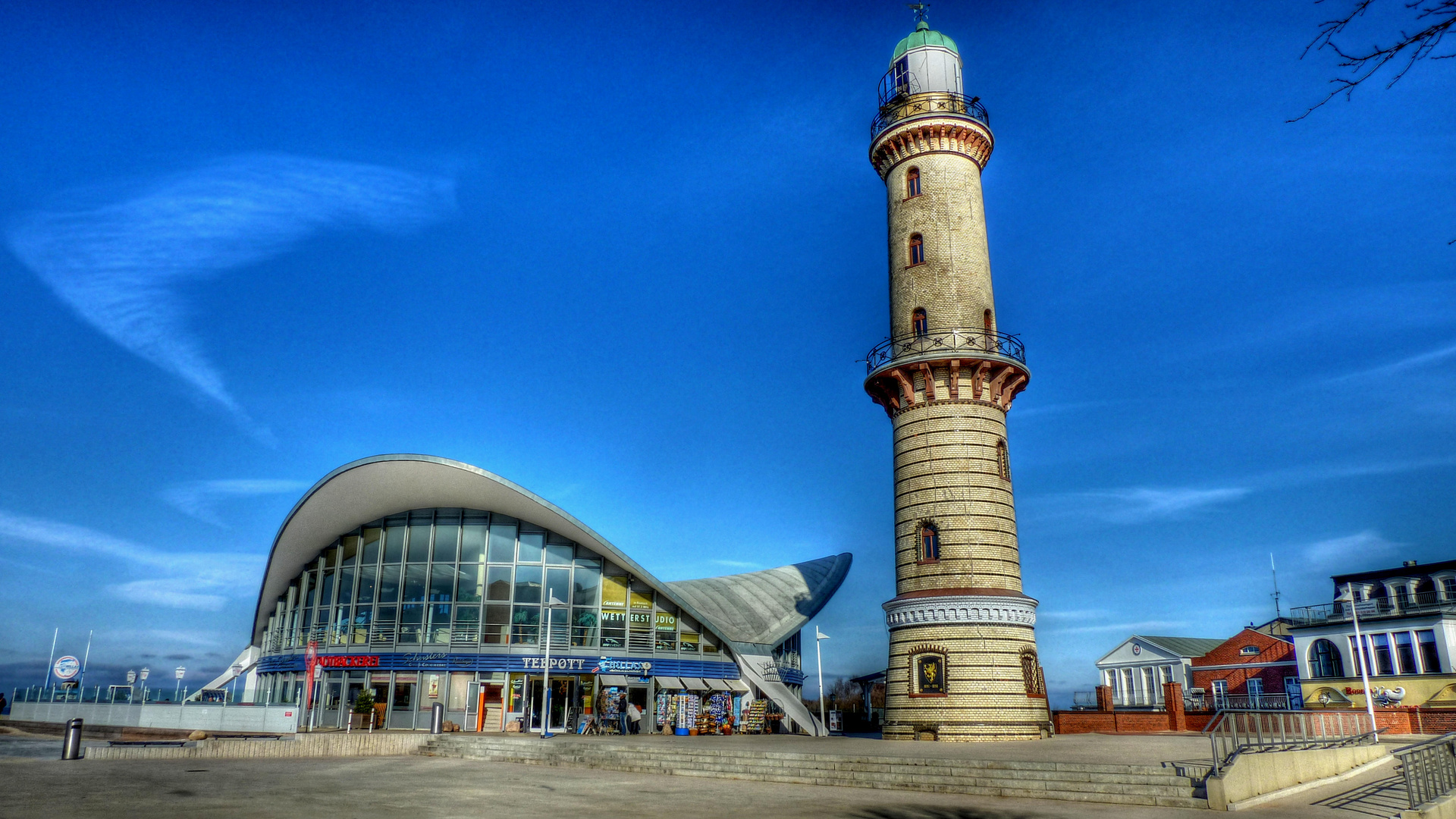 Teepott+Leuchtturm in Warnemünde