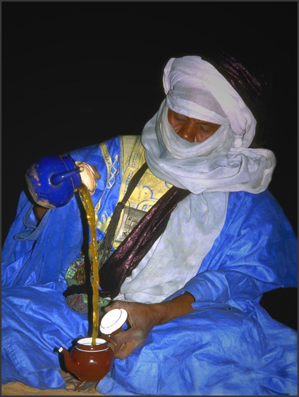 Teezeremonie bei den Tuareg ...