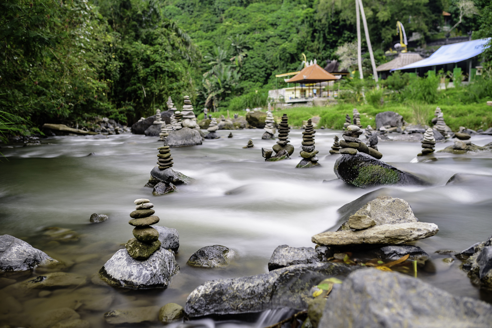 Tegenungan Wasserfall und Stonebalance