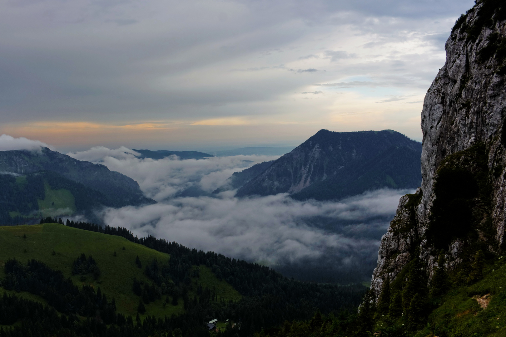 Tegernseer Hütte an Roßstein und Buchstein, 1650 m,Juli 2016