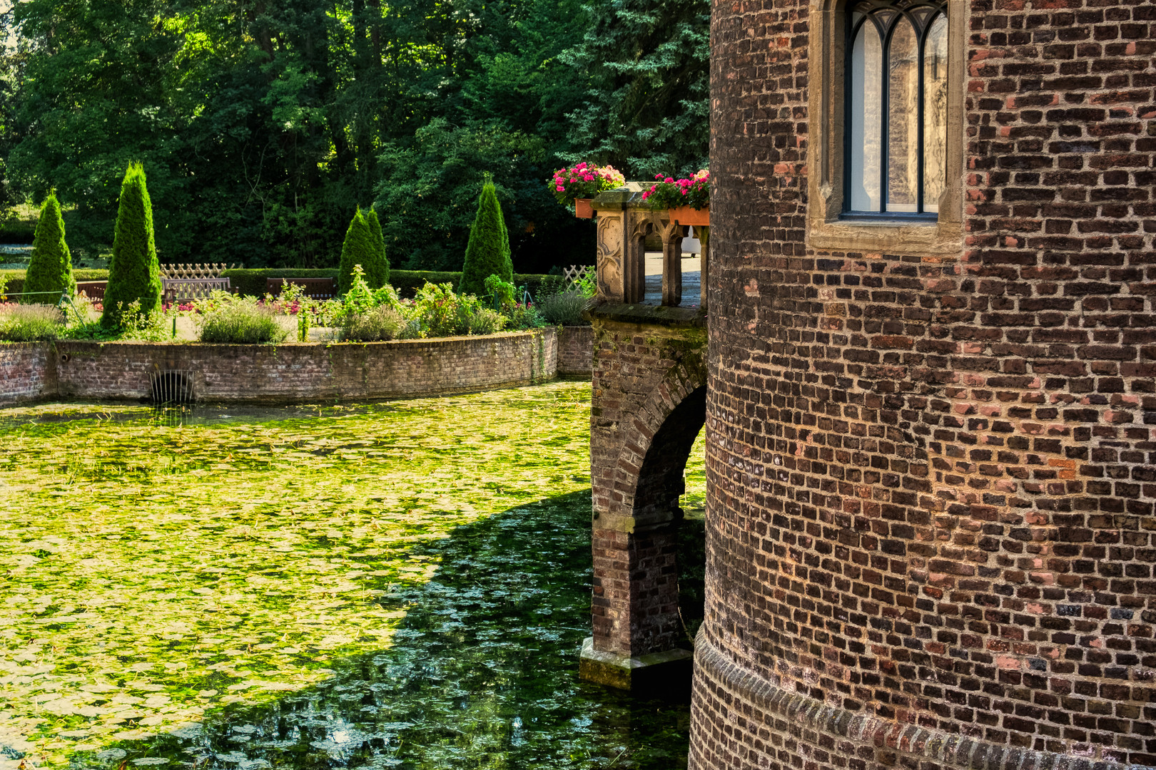 Teich am Schloss Paffendorf