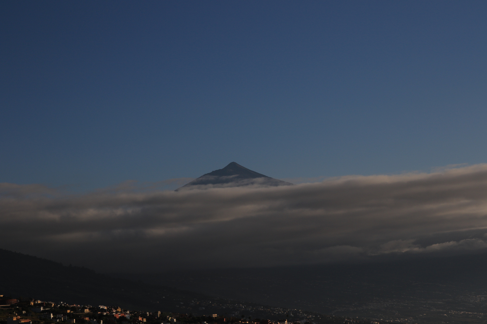 Teide in Wolken