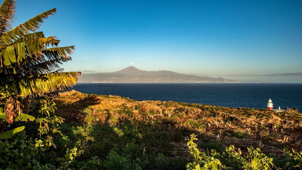 Teide mit Mond-Tüpfelchen - La Gomera