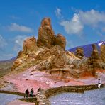 Teide Nationalpark - im Hintergrund rechts der Teide