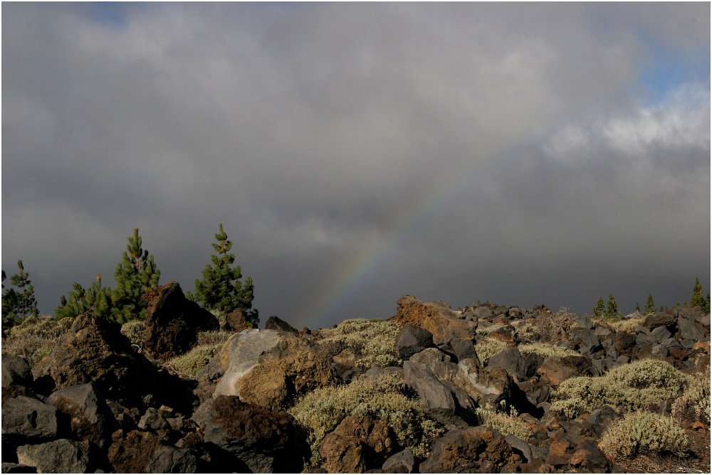 Teide Nationalpark mit Regenbogen