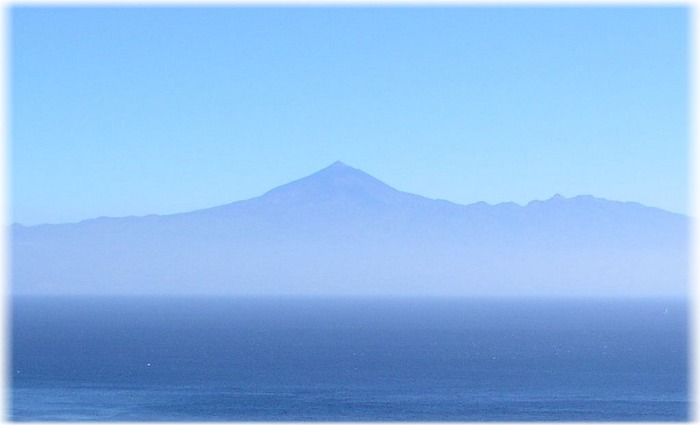 Teide von der Südküste Gomeras