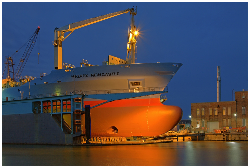 Teil -17- :Maritime Arbeitswelten in Bremerhaven am 20.12.2015 " Neuer Anstrich ..... "