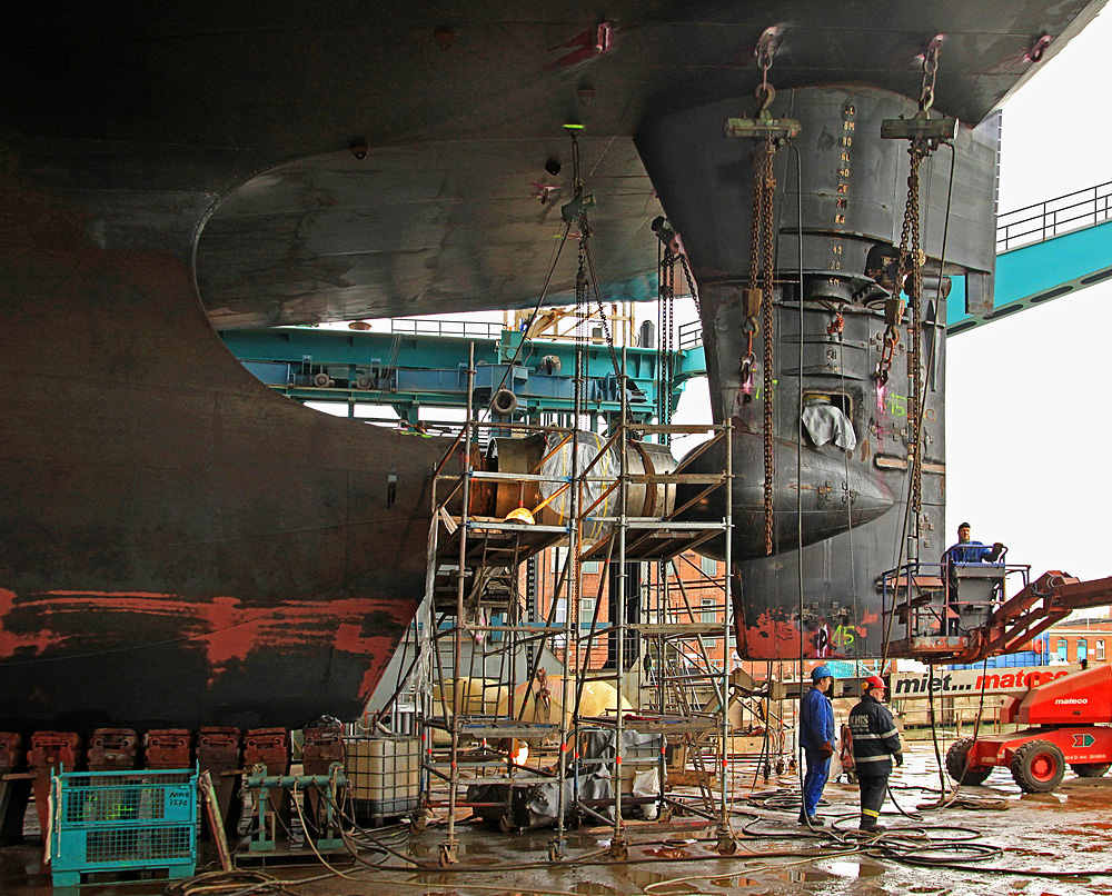 Teil – 2 A -- : Maritime Arbeitswelten in Bremerhaven am 22.10.2012 „Faszination Schiffreparatur"