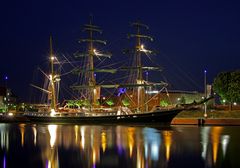 TEIL 2 --Alexander von Humboldt-- am 6.5.2011 am Liegeplatz im Neuen Hafen (Bremerhaven)