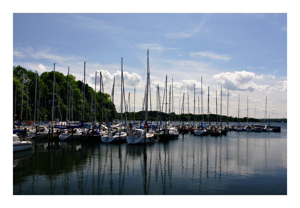 Teil-Anblick Segelhafen Heikendorf (bei Kiel)