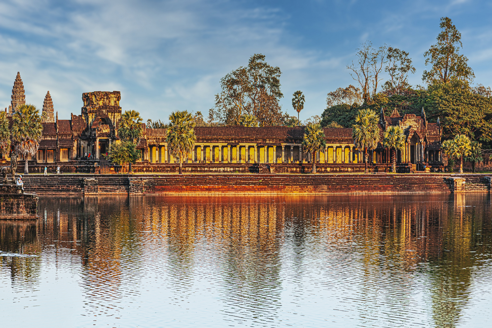 Teil der Umfassungsmauer von Angkor Wat