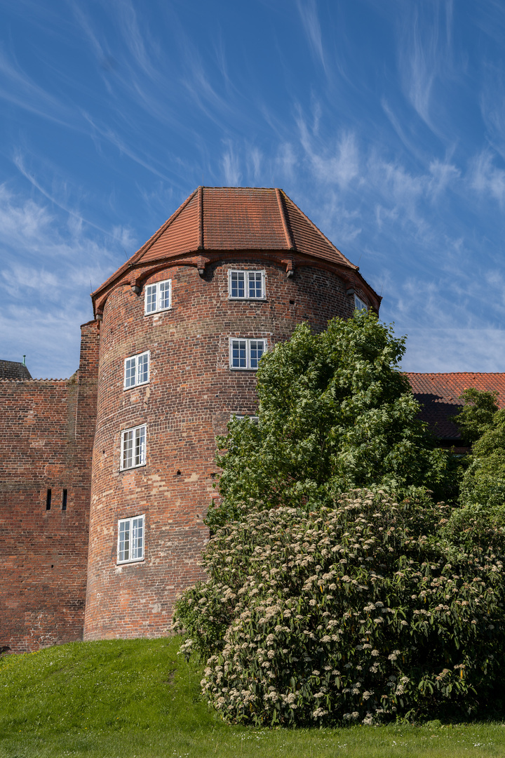 Teil des spätgotischen Stil erbauten Burgtor in Lübeck 