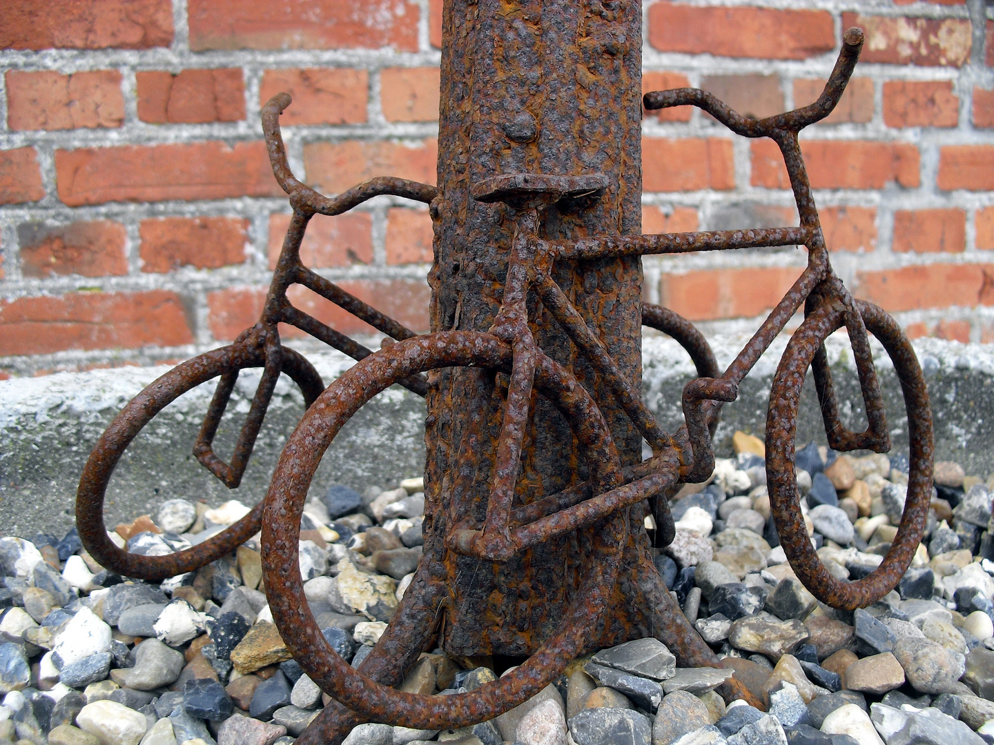Teil einer Metallskulptur in Dänemark