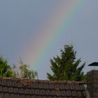 Teil eines zarten regenbogens nach gewitter