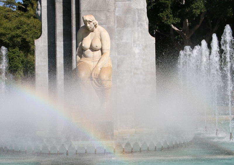 Teilakt mit Regenbogen