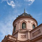 Teilansicht der Moschee im Schwetzinger Schlossgarten (auch als „Rote Moschee“ bekannt)...