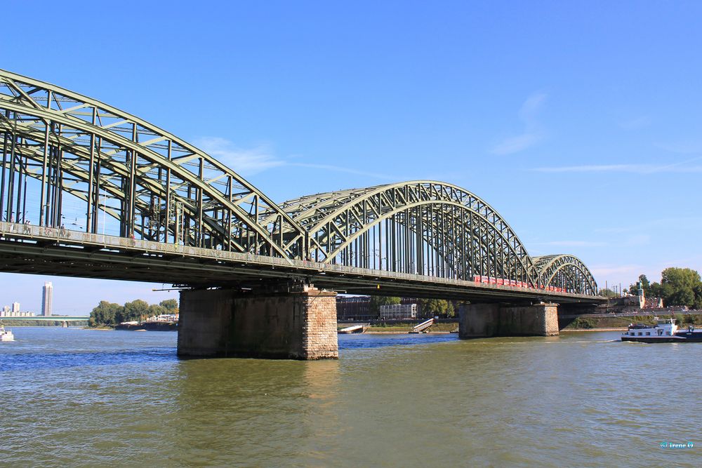 Teilsicht auf die Hohenzollernbrücke